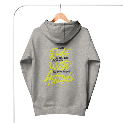 Dos du hoodie gris ODFU Ride with Attitude avec slogan graffiti We don’t ride the same bike streetwear motard